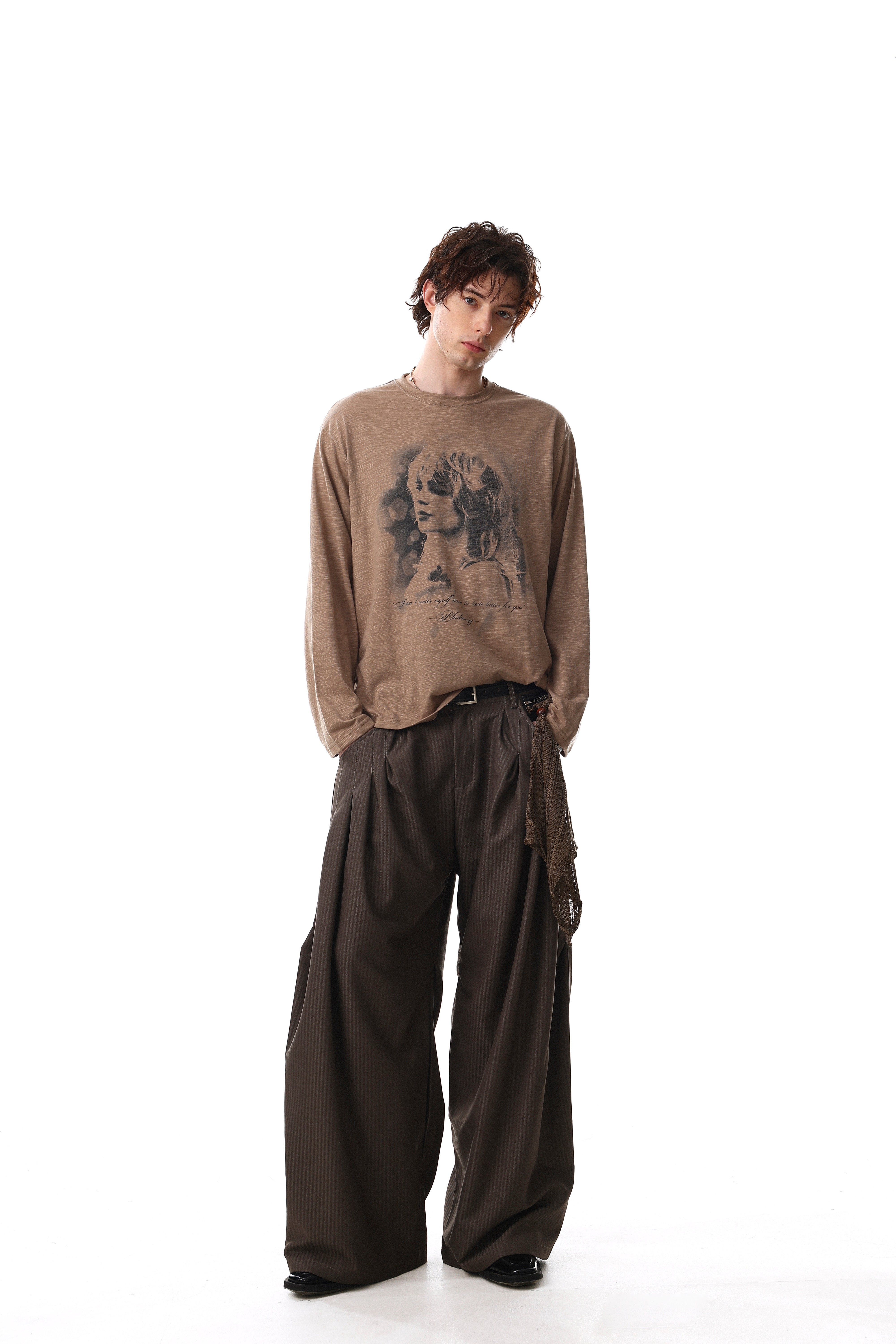 CapCabin Vintage Portrait Graphic Long Sleeve Tee